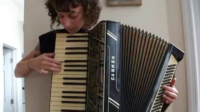 274- Black Hohner Carmen Piano Accordion LMM 34 80 $599 смотреть онлайн