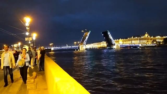 Разведение мостов в белые ночи со стороны Васильевского острова СПб | июнь 2021 смотреть онлайн