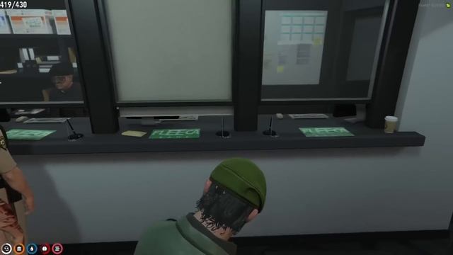 LEO ESCOBAR IN RUNNING BANKS AND CHAOS! смотреть онлайн