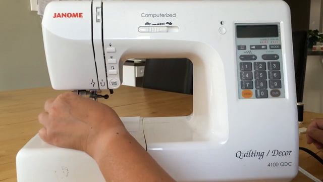 Changing the Janome needle смотреть онлайн