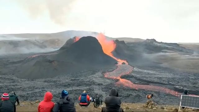 Live At The Volcano Eruption! смотреть онлайн