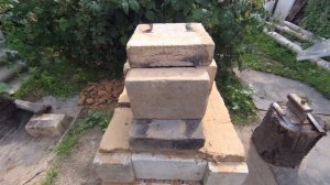 Кузнечный угольный горн из строго кирпича.Нож куябрик.