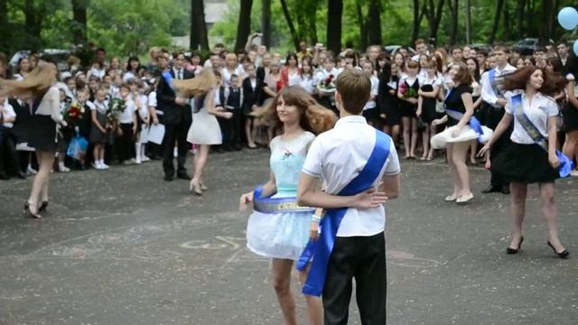 Что-то вроде вальса. 1-й круг смотреть онлайн