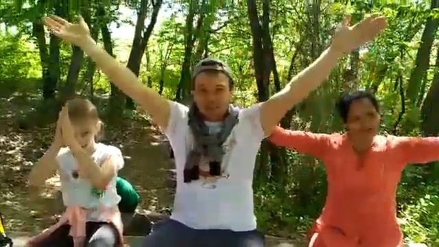 Тренер по детской йоге Камиль Магданов передает всем привет смотреть онлайн