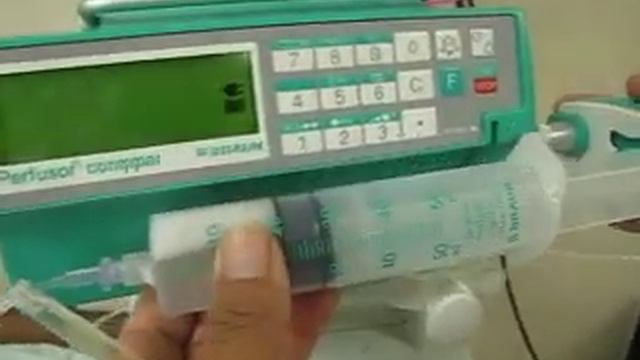 Uso de bomba perfusora en UCIP y medicamento delicados. смотреть онлайн