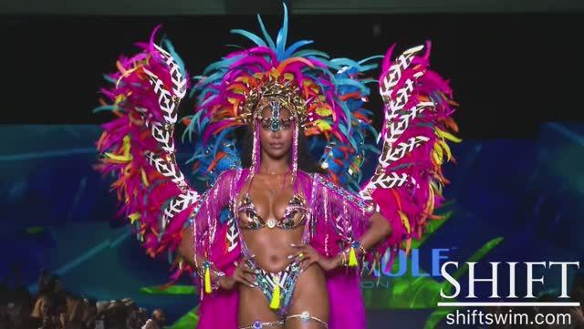LILA NIKOLE Bikini Fashion 2022 4K ft CARMEN CARRERA.mp4 смотреть онлайн