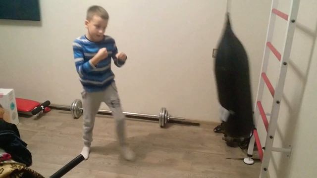 Тренировка на груше. Несчастная груша смотреть онлайн