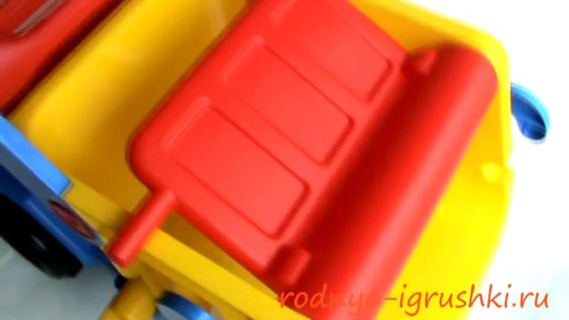 Гигантский самосвал Wader с резиновыми колесами смотреть онлайн