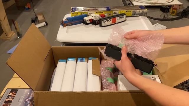 Birthday Model Train Mail Unboxing - Daylight Set & More! смотреть онлайн