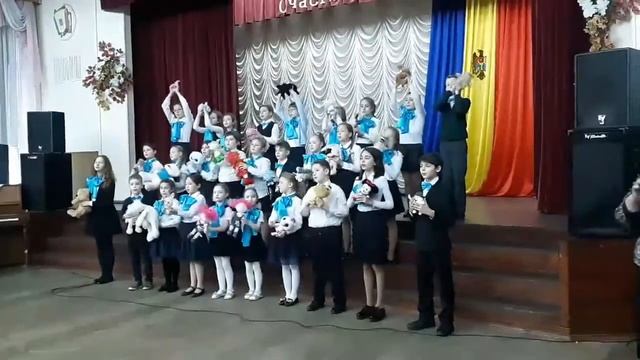 Игрушечное счастье (песня)Стихи Н.Шестаковой,музыка С.Халаимова смотреть онлайн