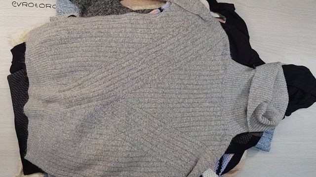 05529 Mixed Sweaters Cream+HQ (Свитера м/ж) №10 20 кг 5,30€ за кг 61 ед смотреть онлайн