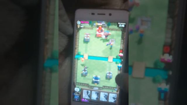 Играю в клеш рояль смотреть онлайн