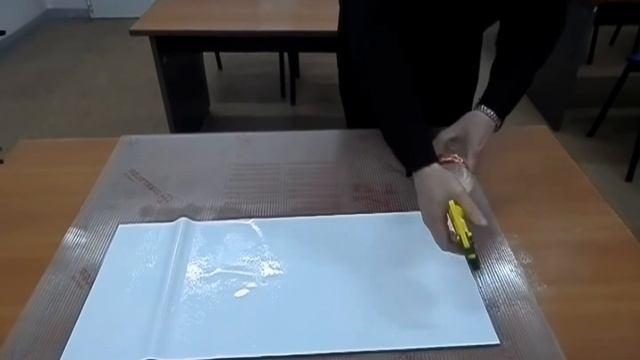 Як правильно наклеїти самоклеючу плівку смотреть онлайн