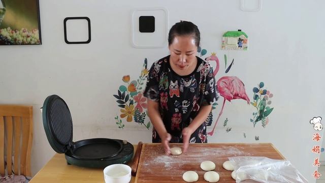 一碗面粉一碗水，教你家常饼做法，柔软筋道，个个空心鼓大包【海娟美食】 смотреть онлайн