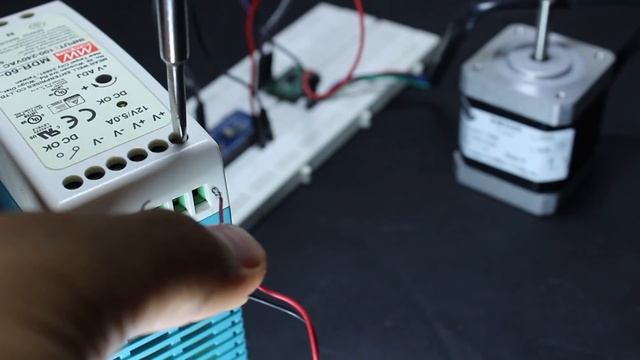 How to Drive Nema 17 stepper motor using A4988 Driver смотреть онлайн