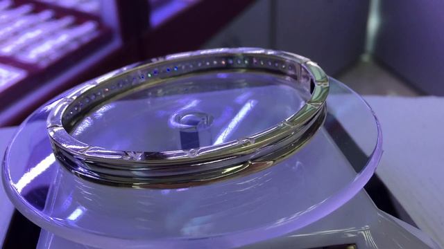 Браслет Булгари женский из белого и лимонного золота смотреть онлайн