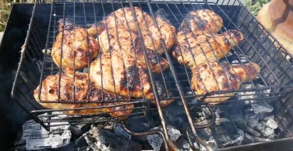 Мясо мариную в кефире и готовлю вкуснейший обед.