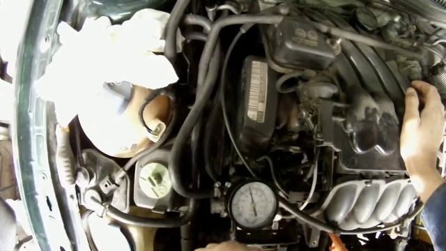Volkswagen Bora 1.6 ACL checking the fuel system pressure in two ways смотреть онлайн