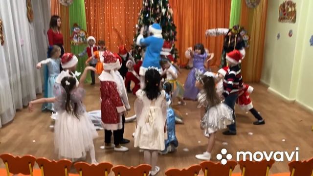 «Почемучки» новогодний утренник МБДОУ 362 смотреть онлайн