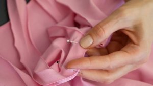 Как сшить футболку с V-образным вырезом / Выкройка футболки "Лола"