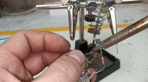 Схема Очень-Простого МеталлоИскателя! Два транзистора!