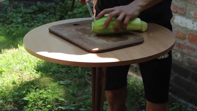 Овощное рагу с курицей в казане на костре. смотреть онлайн