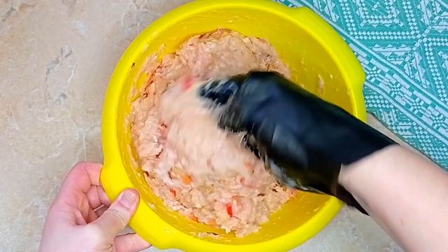 Куриные котлеты с овощами на сковороде. Рецепт куриных котлет. Как приготовить котлеты. смотреть онлайн