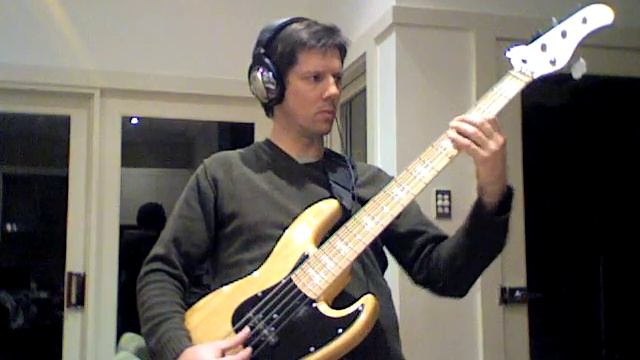 Sadowsky UV70 5 string - Ghosts смотреть онлайн