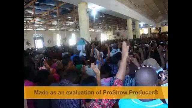 (Temoignage)Une jeune Fille recouvra la vue a l'eglise Morija Haiti lors d'un moment de louange смотреть онлайн
