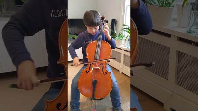 The New Yorker by Aaron Minsky, played by Andre Lange смотреть онлайн