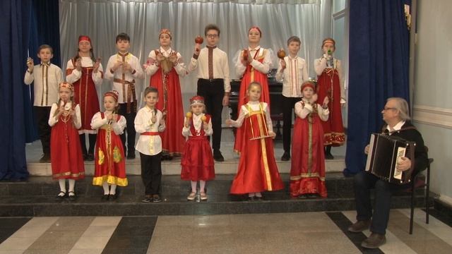 3. "Как у наших у ворот". Русская народная песня смотреть онлайн