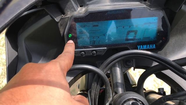 How To Ride Yamaha R15 - Yamaha R15 चलाना सीखे सिर्फ 3 मिनट मे смотреть онлайн