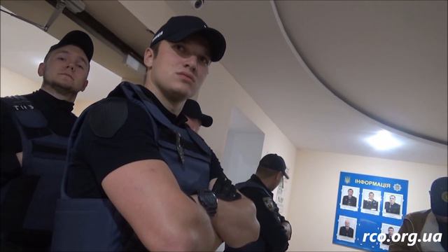 Гопник в форме полиции, Егорка, угрожает и не представляется смотреть онлайн