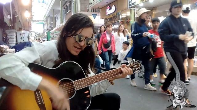 Заря окликает другую (стихи С.Есенина) | South Korea, Seoul, market смотреть онлайн