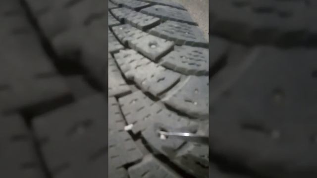 как вытащить шипы из зимней резины обзор смотреть онлайн