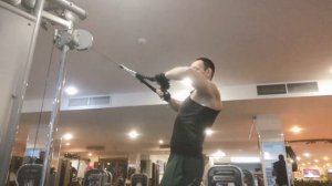 Задняя дельта в блоке / кроссовере #плечи #дельты #тренировкавзале