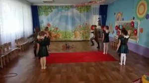 Танец в детском саду  «Закаты алые»