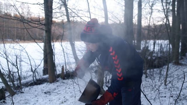 Ночуем зимой в лесу смотреть онлайн