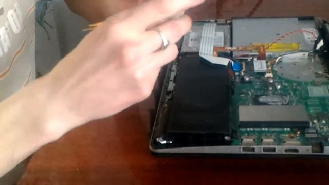 Как разобрать ноутбук ASUS S451LA и почистить от ПЫЛИ(ASUS S451LA disassembly) смотреть онлайн