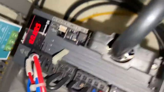 Sửa AC SERVO DRIVER Mitsubishi 1kW Model: MR-J4-100A Serial: 1007 Lỗi AL.20.1, AL.20.2, AL.20.3 смотреть онлайн