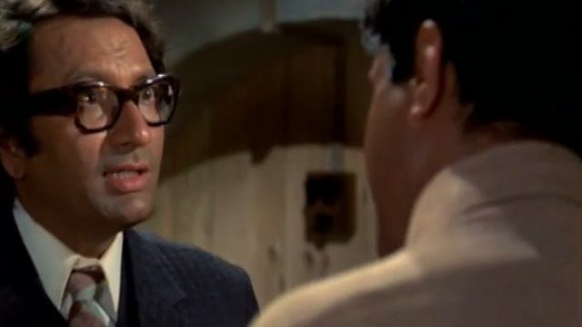 "TERE MERE SAPNE" - a dramatic scene between Dev Anand and Vijay Anand смотреть онлайн