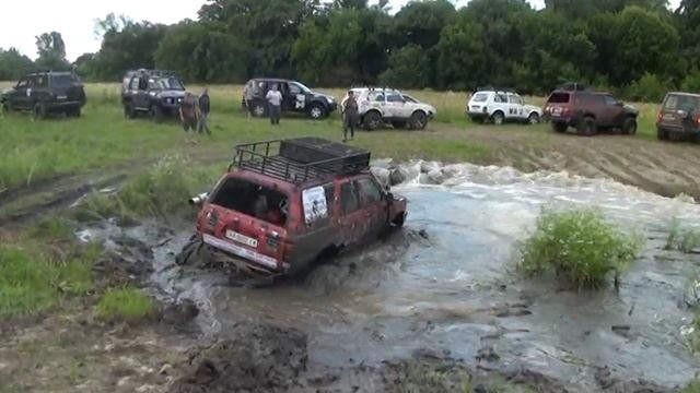 4 раннер офф-роуд джип тюнинг С разгона бомбим Бомбой болото 4х4 грязь jeep 4x4 мост газ66 смотреть онлайн