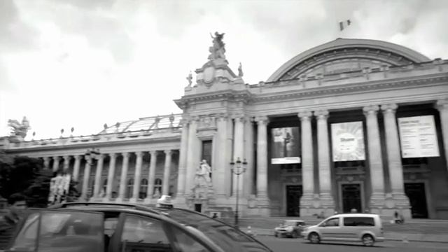 "Une Journee A Paris Avec Angelica Cheung" by Aurélie Saada смотреть онлайн