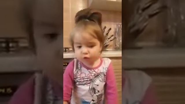 двухлетняя девочка забавно рассказывает стихотворения смотреть онлайн