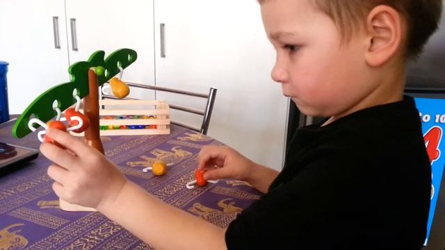 I&K Plan Toys Balancing Monkeys Game смотреть онлайн