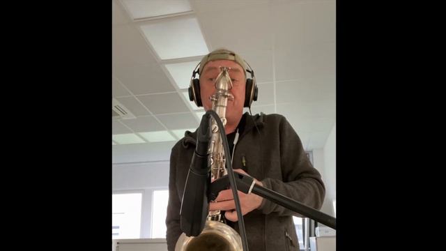 Jersey Bounce 1941 Jazz-Standard Tenor Saxophon Cover смотреть онлайн