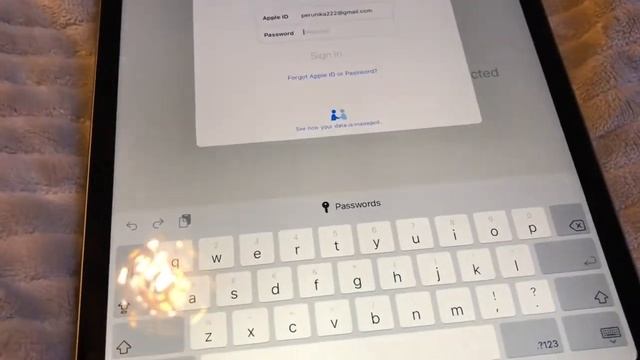 iPad pro 11 inch : how to insert Sim card смотреть онлайн