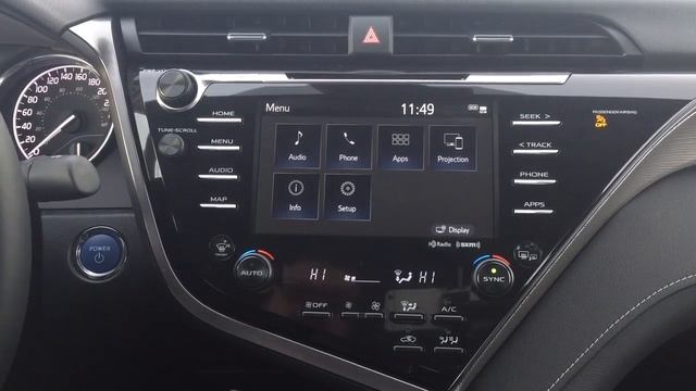 2019 Toyota Camry SE Hybrid Review смотреть онлайн