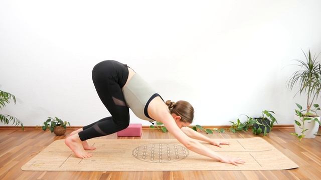 Интенсивная йога | Аштанга виньяса первая серия | Силовая практика | Полное занятие для начинающи смотреть онлайн