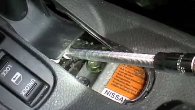 Nissan Note Handbrake Adjustment смотреть онлайн